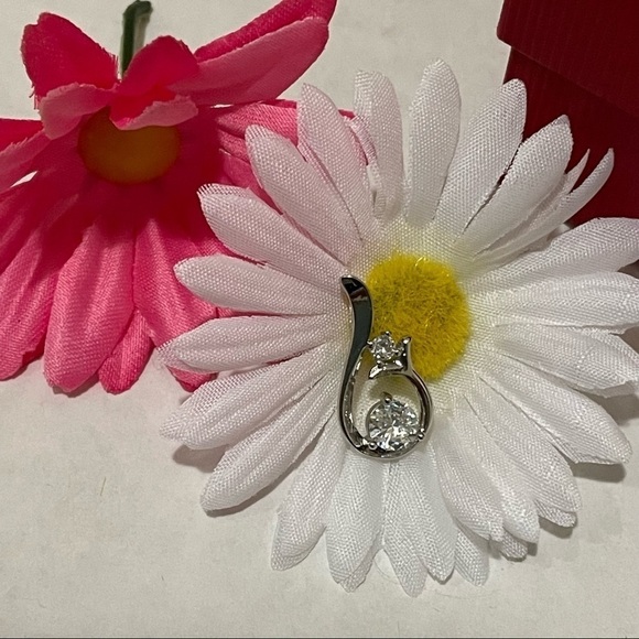 925 Cubic Zirconia mermaid tail sterling sliver pendent - Picture 3 of 8